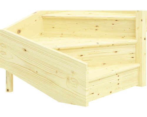 Holztreppe mit drei Stufen