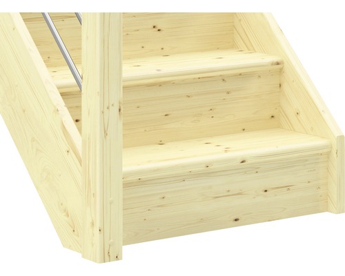 Detailansicht einer Holztreppe mit Metallgeländer