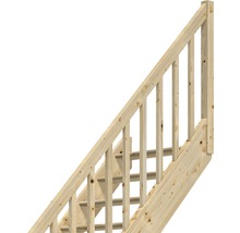 Holztreppe mit Geländer