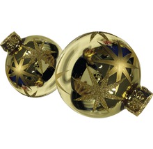 Zwei goldfarbene Weihnachtskugeln mit Sternmuster