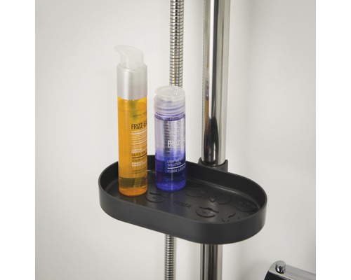 Duschregal mit Shampoo und Spülung