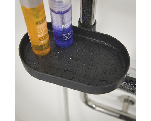 Duschregal mit zwei Pflegeprodukten