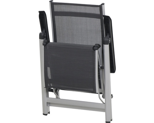 Zusammengeklappter Gartenstuhl mit Aluminiumgestell und Textilbespannung