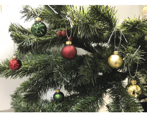 Weihnachtsbaum mit Christbaumkugeln