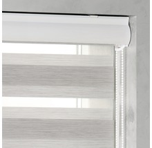 Fensterrollo mit horizontalen Streifen