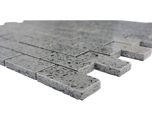 Mosaikfliese aus Naturstein im Querformat