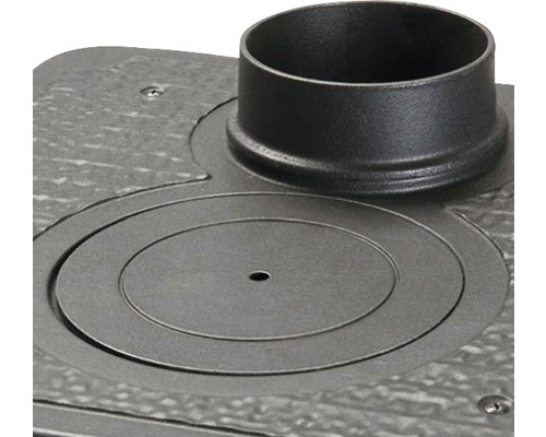 Detailansicht eines Ofenrohranschlusses mit Drosselklappe