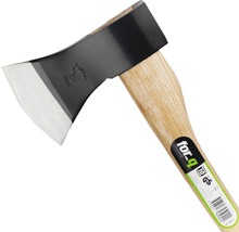 Axt mit Holzgriff