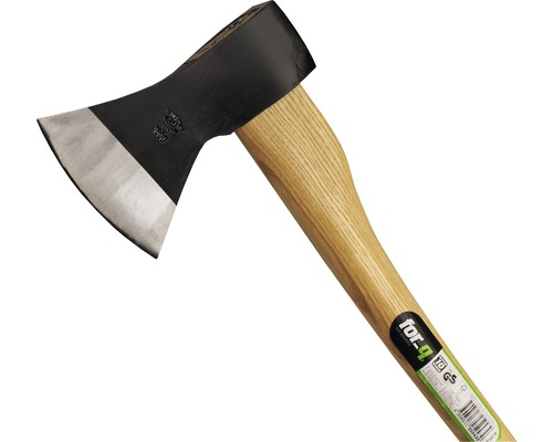 Axt mit Holzgriff