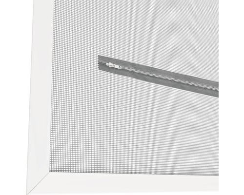 Fliegengitter mit Reißverschluss im weißen Rahmen