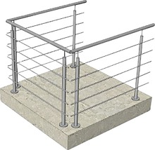 Edelstahlgeländer mit horizontalen Drahtseilen auf Beton