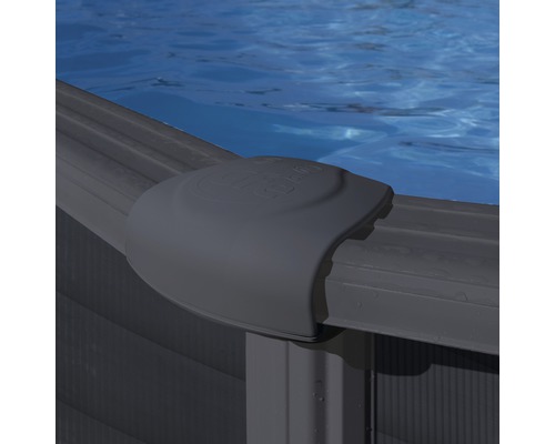 Detailansicht eines Aufstellpools mit Poolrandabdeckung
