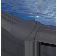 Detailansicht eines Stahlwandpools mit Wasser