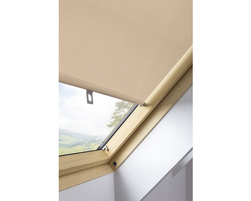 Dachfensterrollo am Fenster montiert