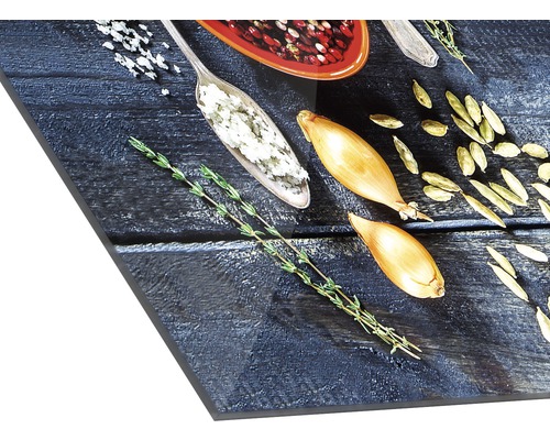 Motiv einer Küchenszene auf einer Küchenrückwand