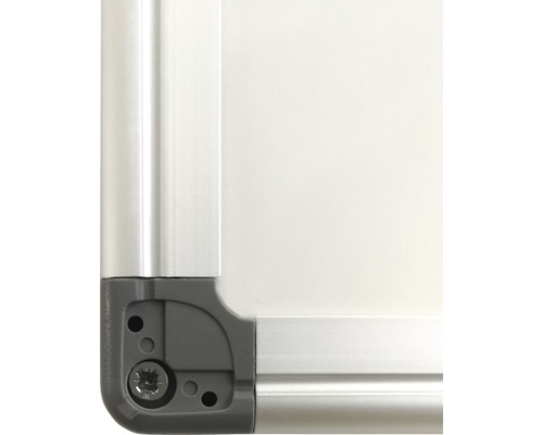 Detailansicht einer Whiteboard-Ecke mit Schraube