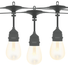 Lichterkette mit hängenden Glühbirnen
