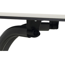 Detailansicht eines Tisches mit schwarzem Gestell und heller Tischplatte.