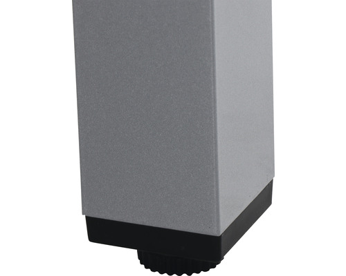 Detailansicht eines Möbelbeins mit Nivellierfuß