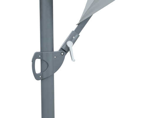 Detailansicht eines Sonnenschirms mit Kurbelmechanismus