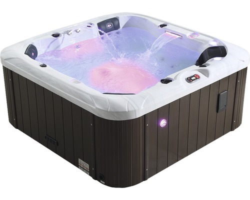 Quadratischer Whirlpool mit Wasser und Beleuchtung