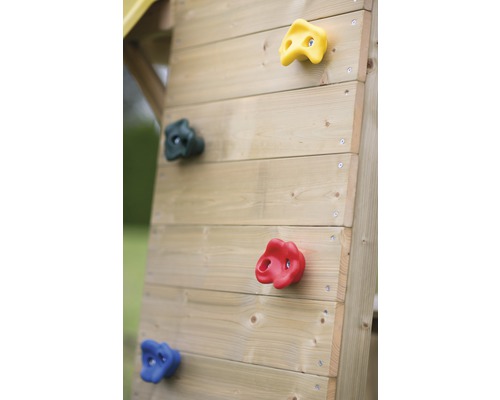 Kletterwand mit Griffen aus Holz