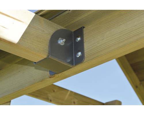 Detailansicht einer Eckverbindung aus Metall an Holzbalken befestigt