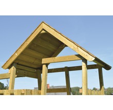 Detailansicht eines Spielturms mit Holzdachkonstruktion.