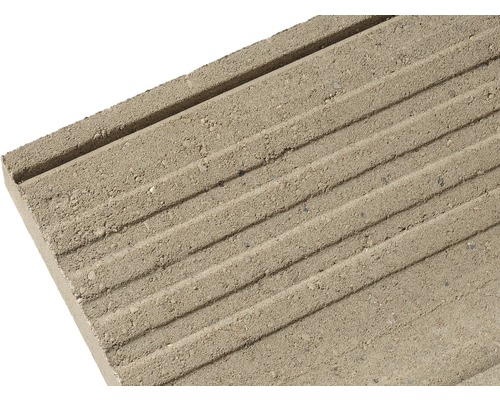 Beton Bordstein mit Rillen