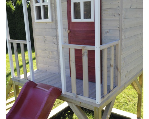 Holzspielhaus mit Rutsche für den Garten