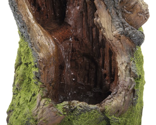 Dekorativer Baumstumpfbrunnen mit Moos und Wasserspiel für den Garten