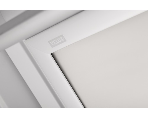 Velux Logo auf einem Dachfenster
