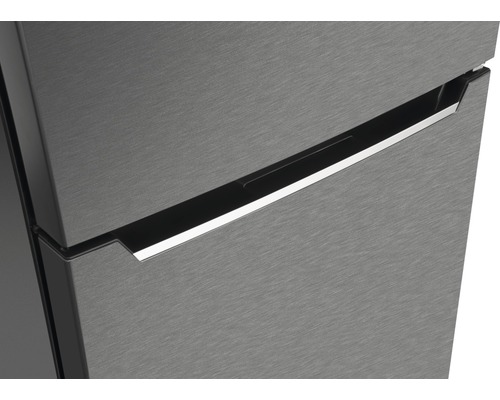 Detailansicht eines Kühlschranks mit Griff