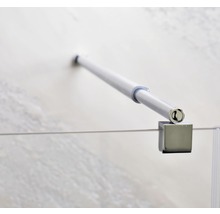 Detailaufnahme einer Duschkabinenstabilisierungsstange zur Glaswandbefestigung.