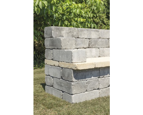 Gartenbank aus Betonsteinen