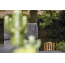 Gartenstuhl mit grauem Bezug und Siena Garden Logo