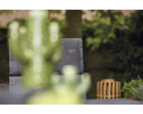Gartenstuhl mit grauem Bezug und Siena Garden Logo