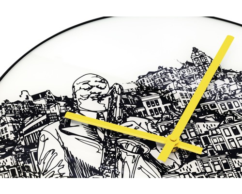 Wanduhr mit Saxophonspieler und Stadtbild
