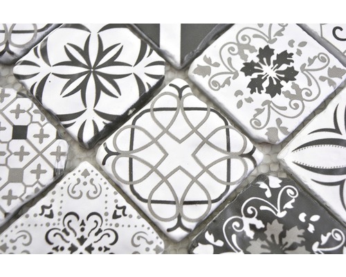 Mosaikfliesen mit verschiedenen Mustern