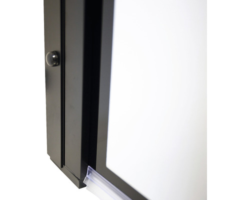 Detailansicht eines schwarzen Schaukastens mit transparenter Dichtung