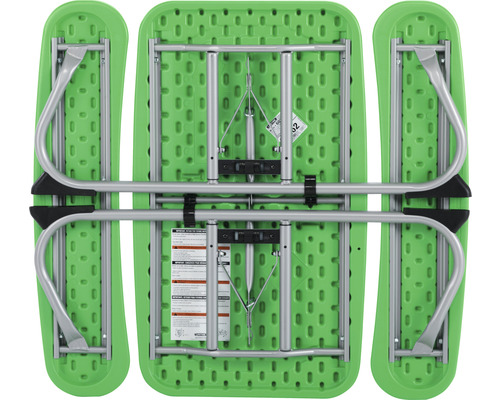 Zusammengeklappter Klapptisch mit Stahlrahmen und Kunststofftischplatte