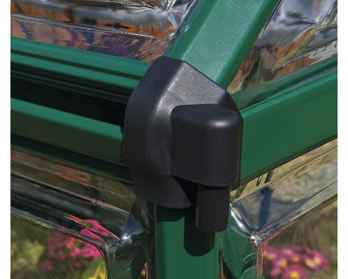 Detailaufnahme einer schwarzen Gewächshausbefestigung aus Kunststoff.