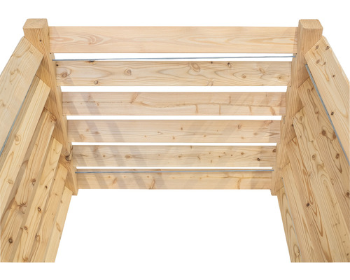 Holzkonstruktion mit horizontalen Latten