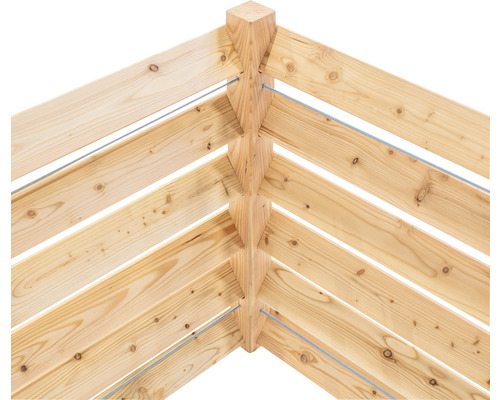 Detailansicht einer Holzkonstruktion mit Holzbalken