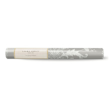 Tapetenrolle mit floralem Muster
