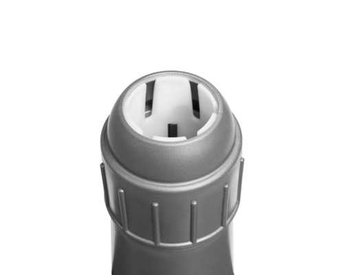 Detailaufnahme einer Steckdose mit Schutzleiter