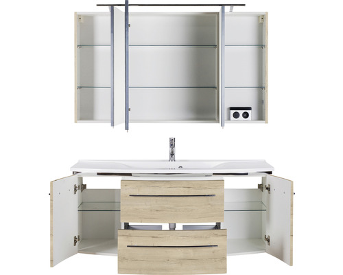Waschtischkombination mit Spiegelschrank und offen stehenden Türen