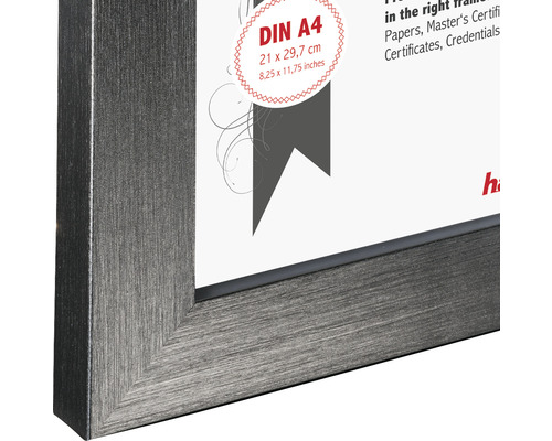 Nahaufnahme eines silberfarbenen DIN A4 Bilderrahmens