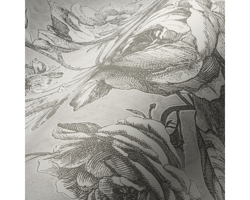 Nahaufnahme einer Vliestapete mit Blumendesign für die Wandgestaltung