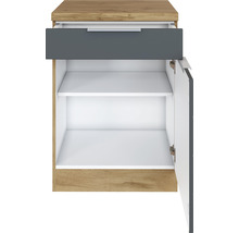 Offener Badezimmerschrank mit Schublade und Einlegeböden